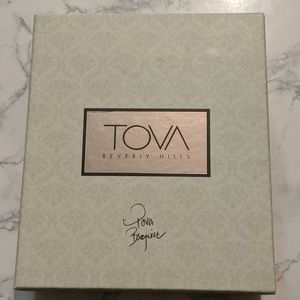Tova beverly hills gift set